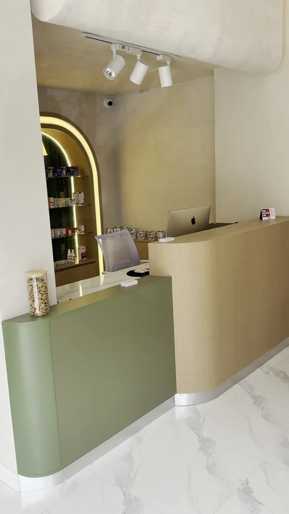 Recepción y farmacia de MÜVA